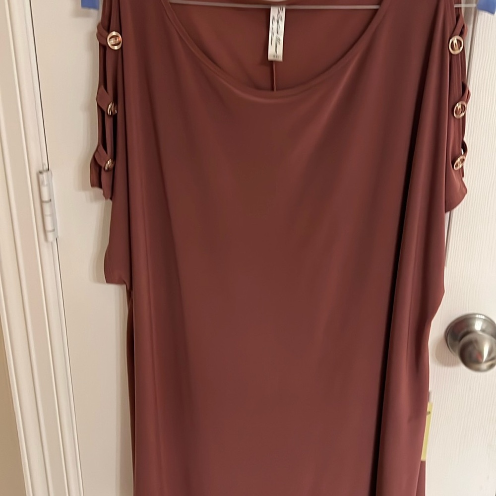 Mauve/Brown Causal top, great with Jeans.  Never worn, brand new